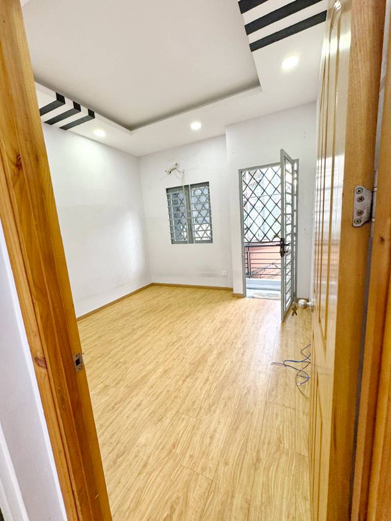 Bán nhà Định Công, lô góc 3 mặt thoáng, ngõ to 3 gác tránh xe máy, chỉ 30m ra phố. 43m2 MT 3m9, 5PN